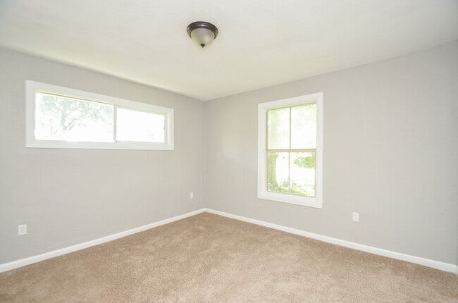 Building Photo - 206 Winkin Ave