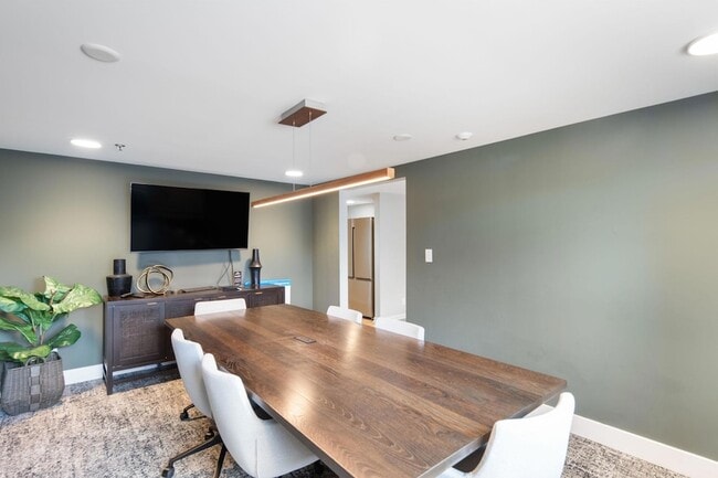 Building Photo - 20 NE 2nd St