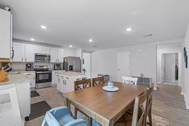 Building Photo - Beautiful, newly built 3-bedroom in South Walton