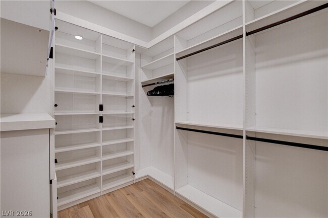 Building Photo - 779 Willits St