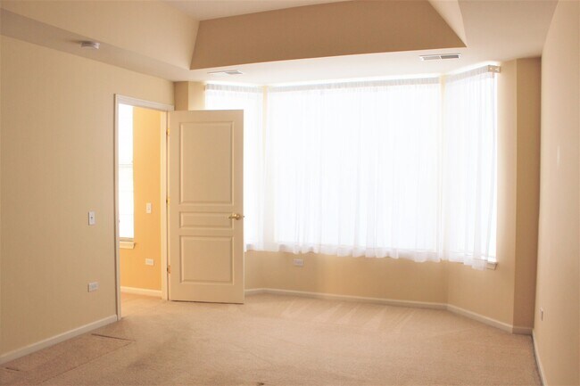 Building Photo - 12392 Wedgemere Dr