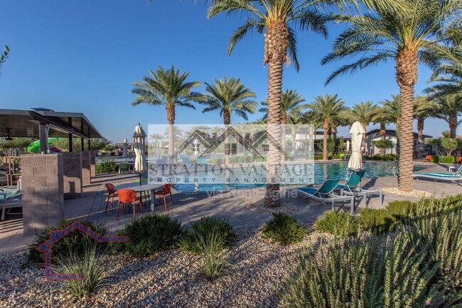 Building Photo - 9638 E Tesla Ave