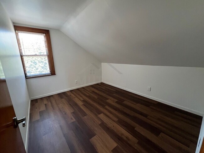 Building Photo - 134 Highland Ave