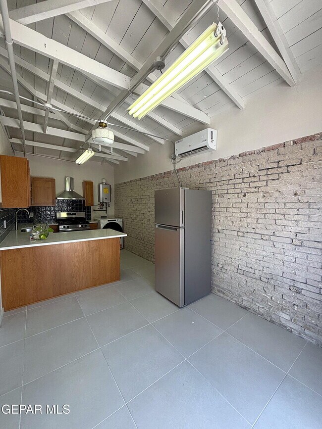 Building Photo - 3116 Wheeling Ave