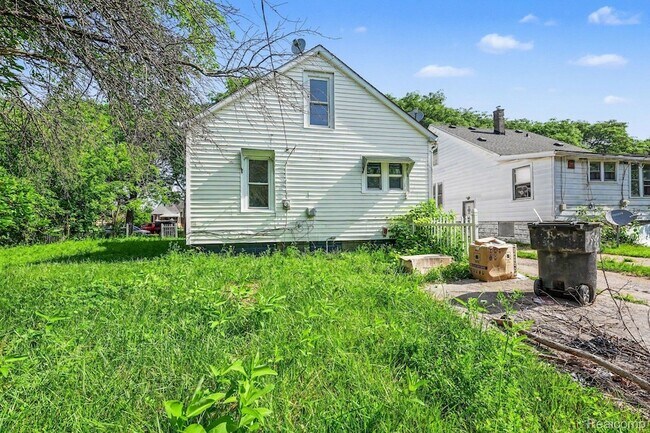 Building Photo - 15224 Rossini Dr