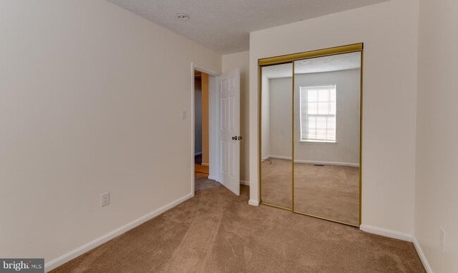 Building Photo - 2502 Regal Pl