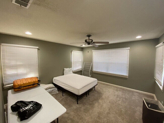 Building Photo - TECH TERRACE PRE-LEASE!!