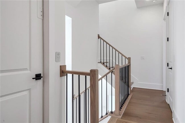 Building Photo - 2042 Juliette Ave