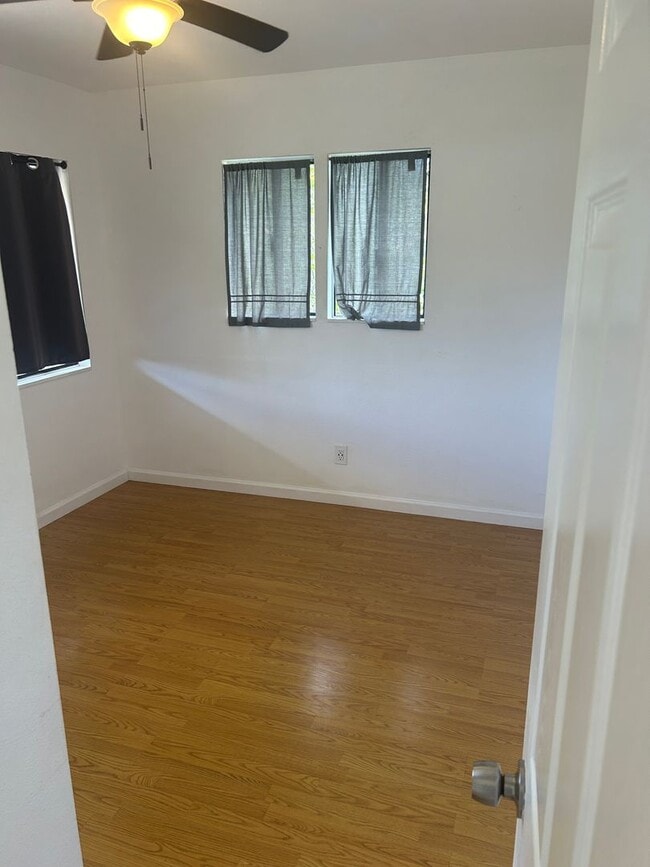 Building Photo - 3bd / 2ba Duplex Unit – Poipu Rd – Pet Friendly