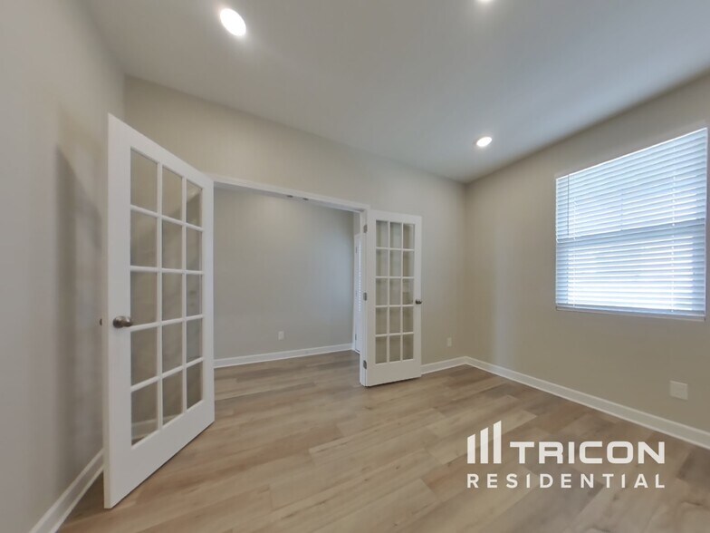 Building Photo - 5046 Lawler Ln