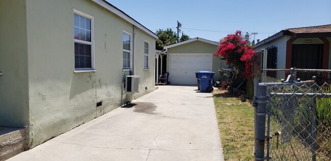 Building Photo - 8332 Ackley St