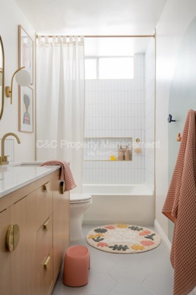 Building Photo - 5234 Chariton Ave