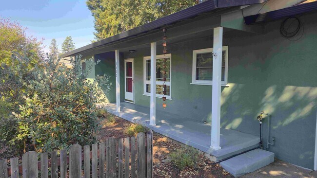 Building Photo - Family Neighborhood In The Heart of Roseland