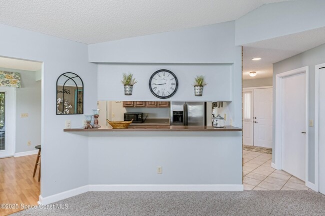 Building Photo - 4351 Silver Lake Dr