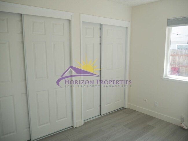 Building Photo - 908 Dornajo Way