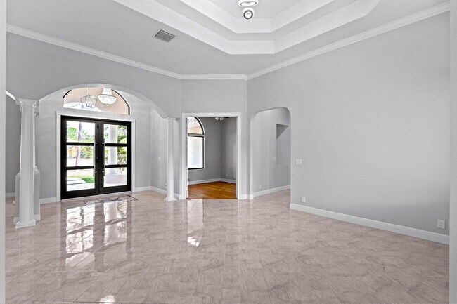 Building Photo - 16596 82nd Rd N