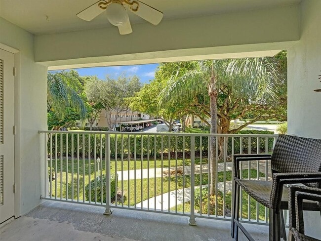 Building Photo - 207 Tropic Isle Dr