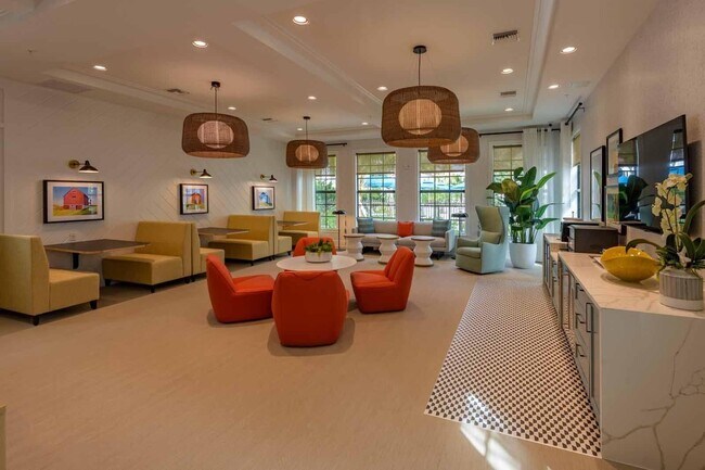 Building Photo - 8280 Garden Catalina Cir