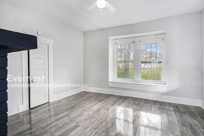 Building Photo - 1309 Woodland Ave SW