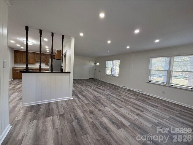 Building Photo - 201 Allison Dr