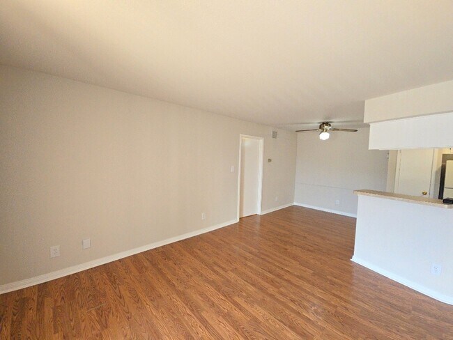 Building Photo - 2626 Holly Hall St
