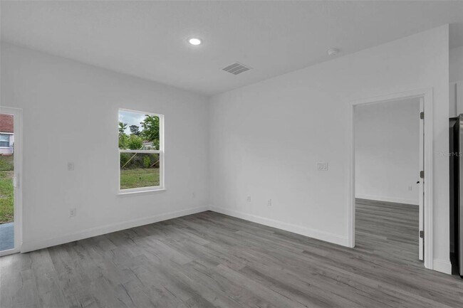 Building Photo - 2211 SW 153rd Pl Rd