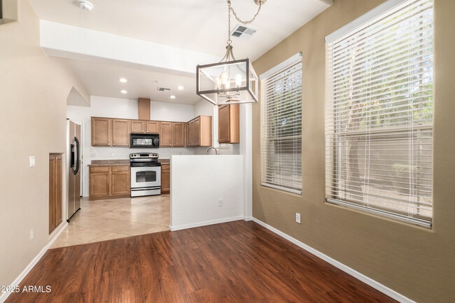 Building Photo - 1225 N 36th St
