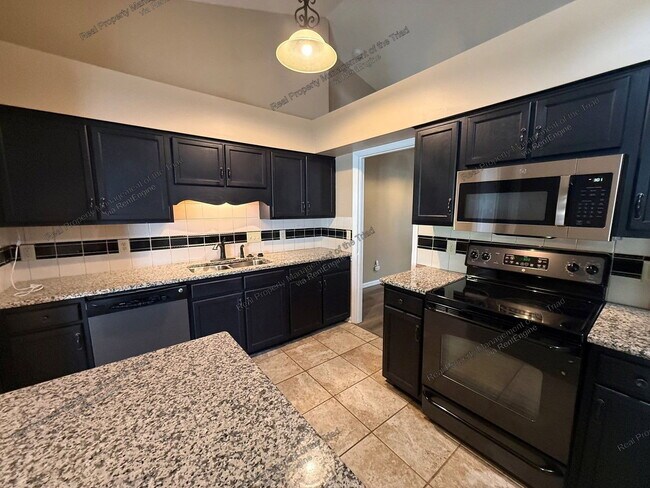 Building Photo - 3925 Cobblestone Bend Dr