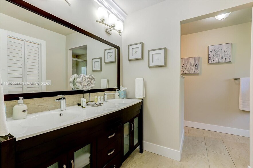 Building Photo - 1130 NW 78th Ter