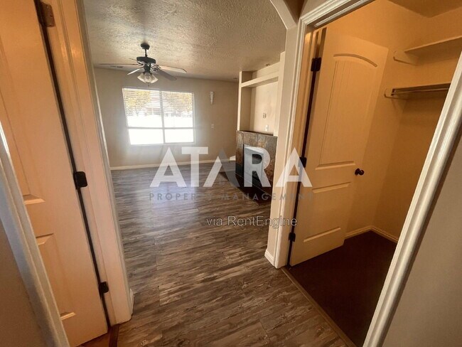 Building Photo - 754 Stonne Ln
