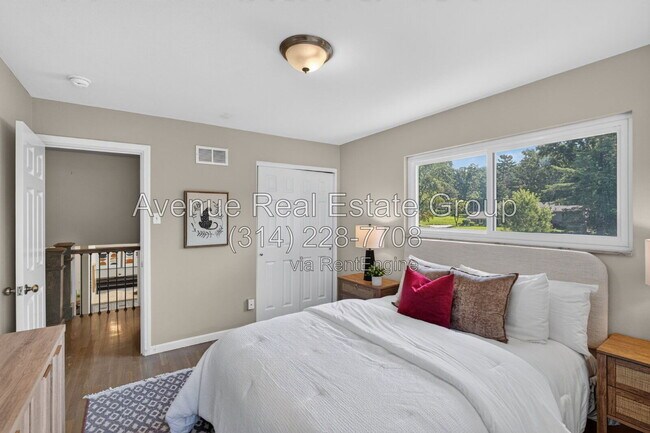 Building Photo - 6 The Knolls Ln