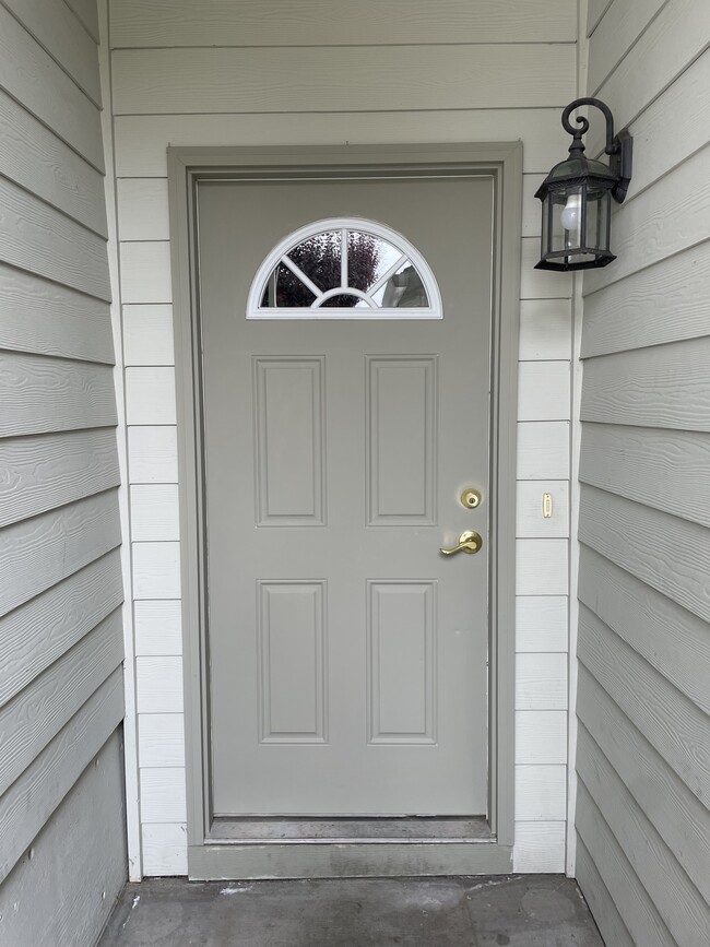 Building Photo - 1186 SW Lafayette Dr