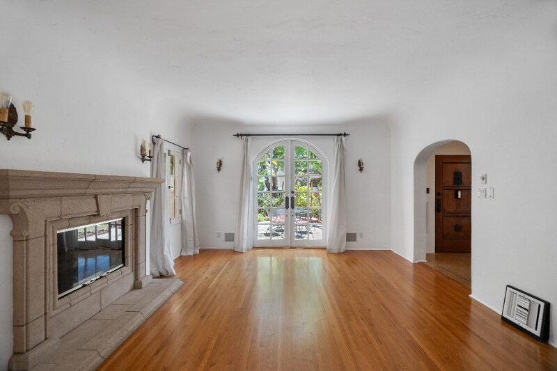 Building Photo - 848 17th St