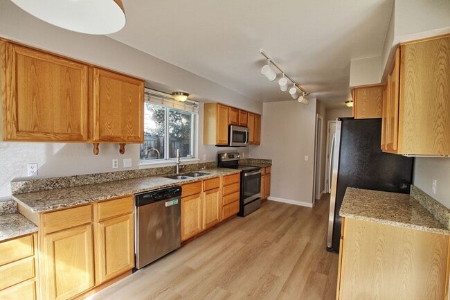 Building Photo - 17048 Campo Dr
