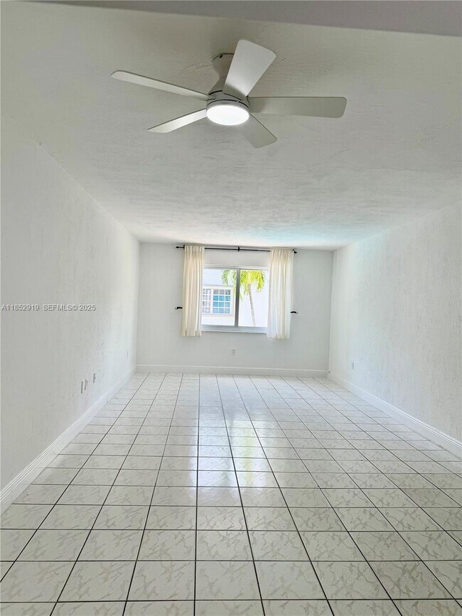 Building Photo - 251 Galen Dr