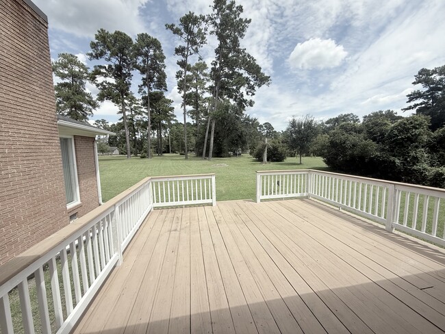 Building Photo - 1303 SC-90