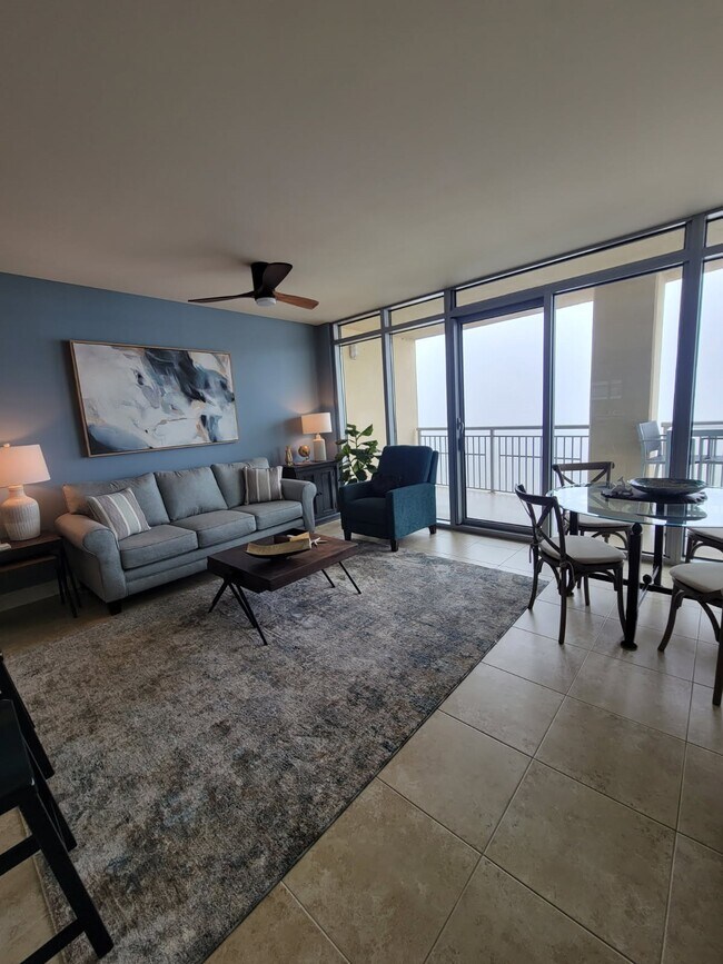 Building Photo - 801 E Beach Dr