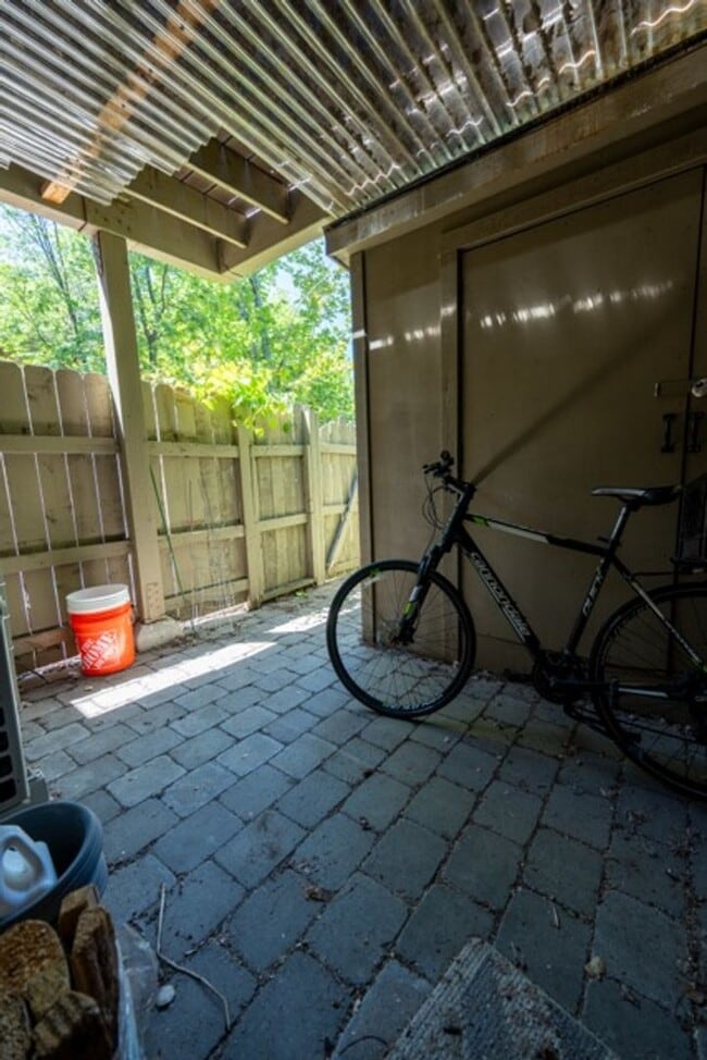 Building Photo - Sun Valley Townhome Steps from Skiing, Hiking, and Biking Trails