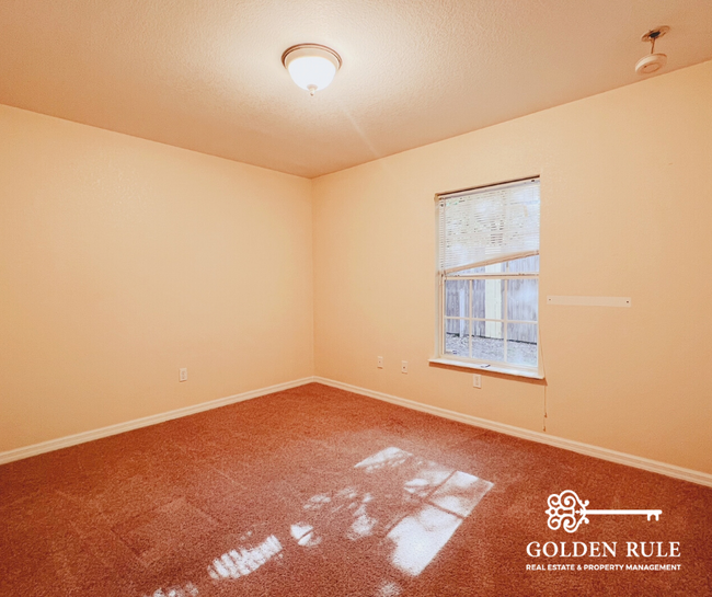 Building Photo - 2042 NW 33rd Ave