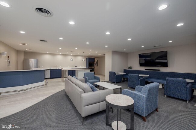 Building Photo - 5500 Holmes Run Pkwy