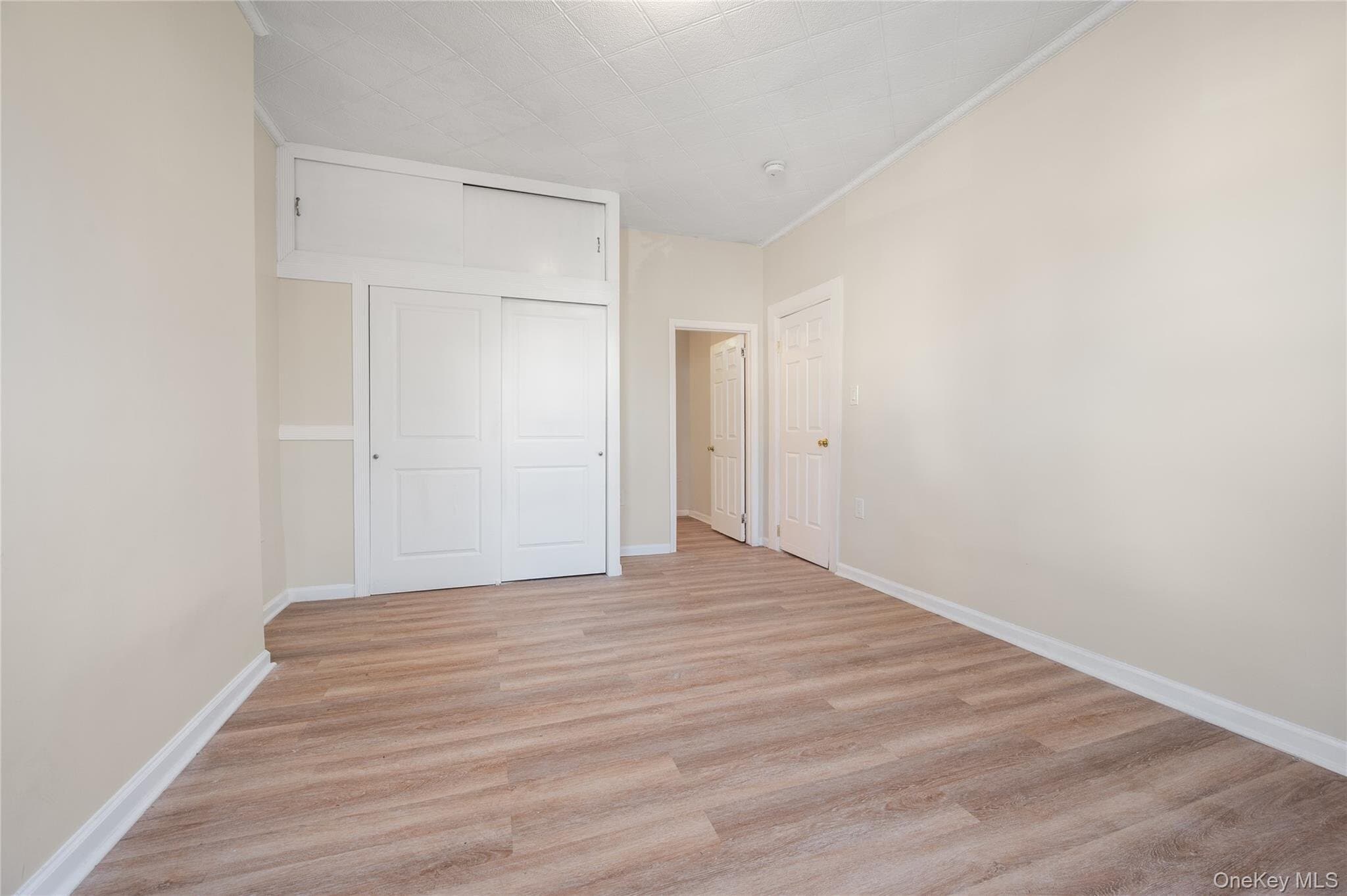 Building Photo - 308 E 8th St