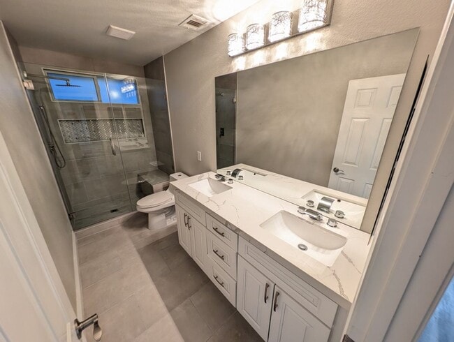 Building Photo - 11005 Salford Dr