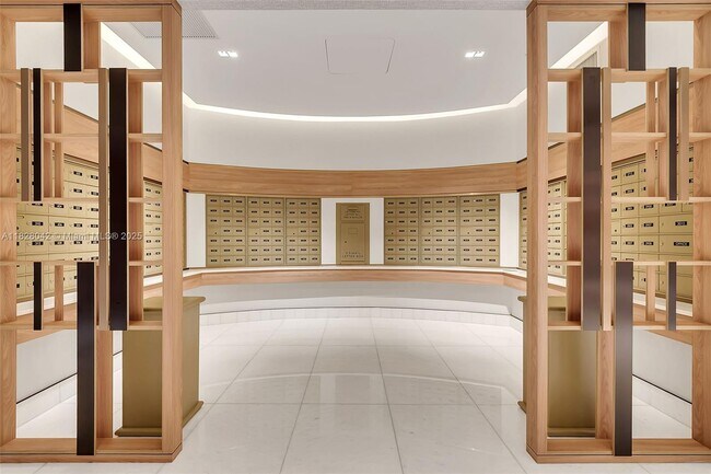 Building Photo - 888 Brickell Key Dr