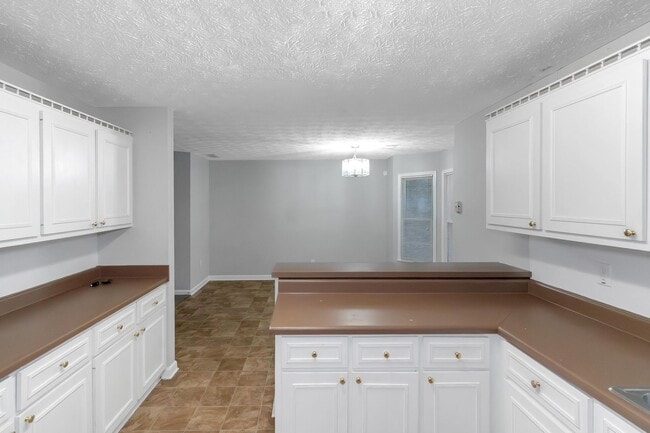 Building Photo - Coming Soon....Gorgeous 3bedroom 2bath in Stockbridge, GA!