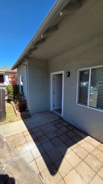 Building Photo - 114 Park Ave