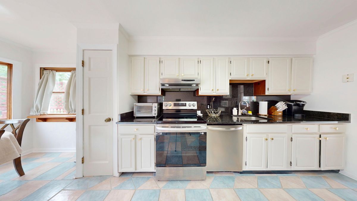 Building Photo - 10200 McKean Ct