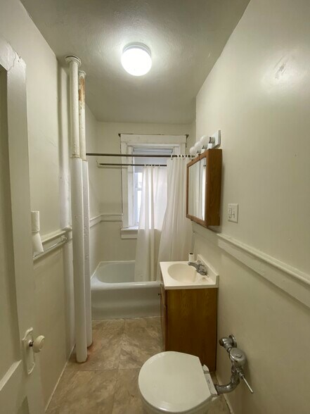 Building Photo - 1167 Boylston St