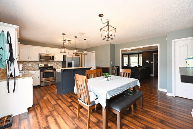 Building Photo - Show-Stopping Rental Home – A Rare Find wi...