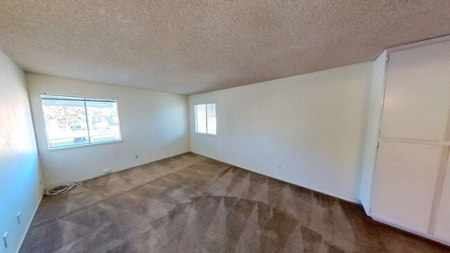 Building Photo - Charming 1 Bedroom 1 Bathroom Unit in Redl...