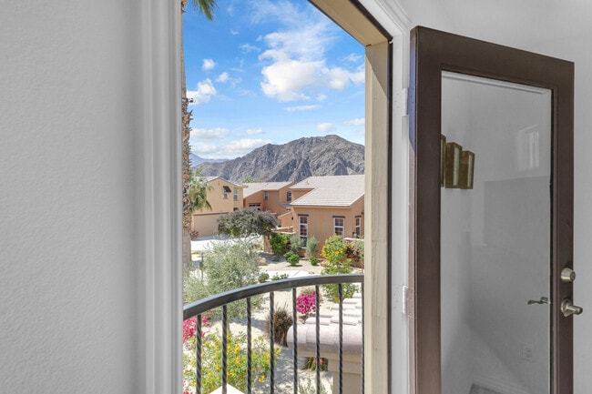 Building Photo - 52233 Rosewood Ln